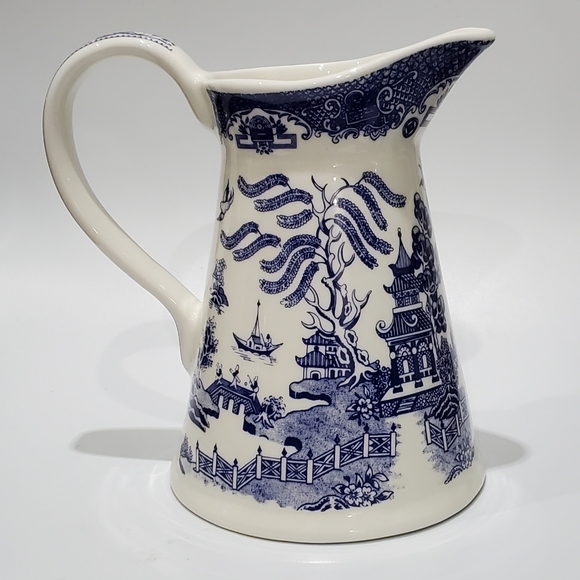 Pristine Regal England Blue Willow 7 1/8" Pitcher - Picture 3 of 16